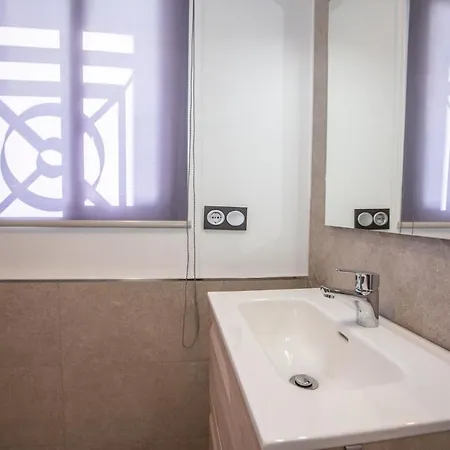 Deluxe Tropicana Rest And Pool Holiday home